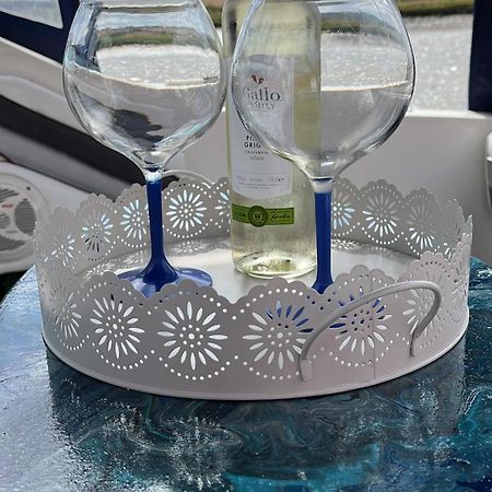 Floatsyerboat Ξενοδοχείο Cuxton Εξωτερικό φωτογραφία