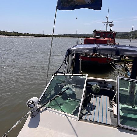 Floatsyerboat Ξενοδοχείο Cuxton Εξωτερικό φωτογραφία